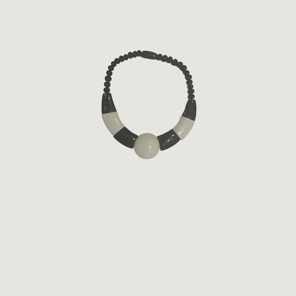 Vintage Black and White Chunky Bead Statement Necklace Mod Retro Style - Picture 6 of 6
